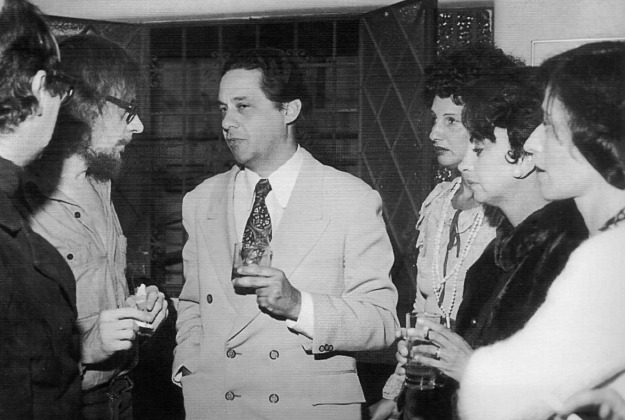 Grotowski, FHC e Beatriz Segall ao centro na casa de Escobar em 1974