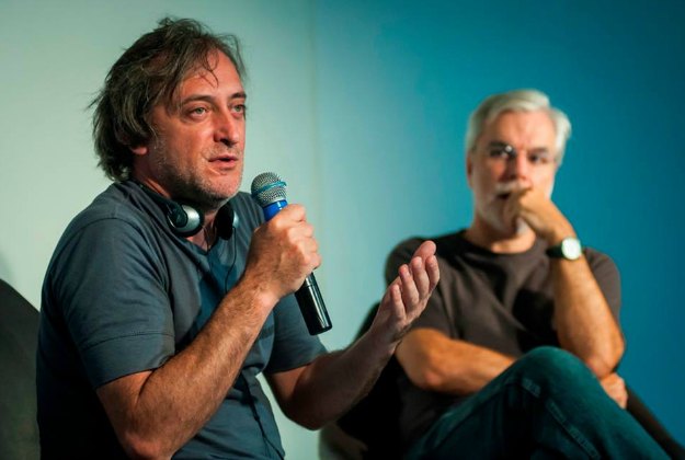 Diretor Roberto Súarez e pesquisador André Carreira