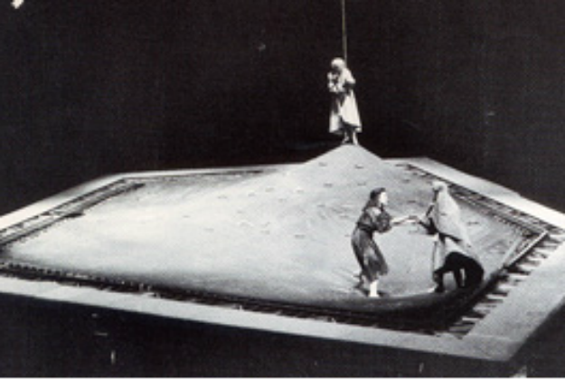 García usa lonas na montagem de 'Yerma', de Lorca