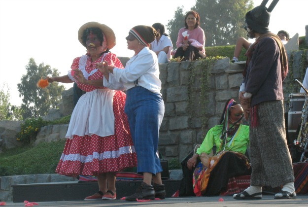 'Los musicos ambulantes', com os peruanos do Yuyachkani, em 2010